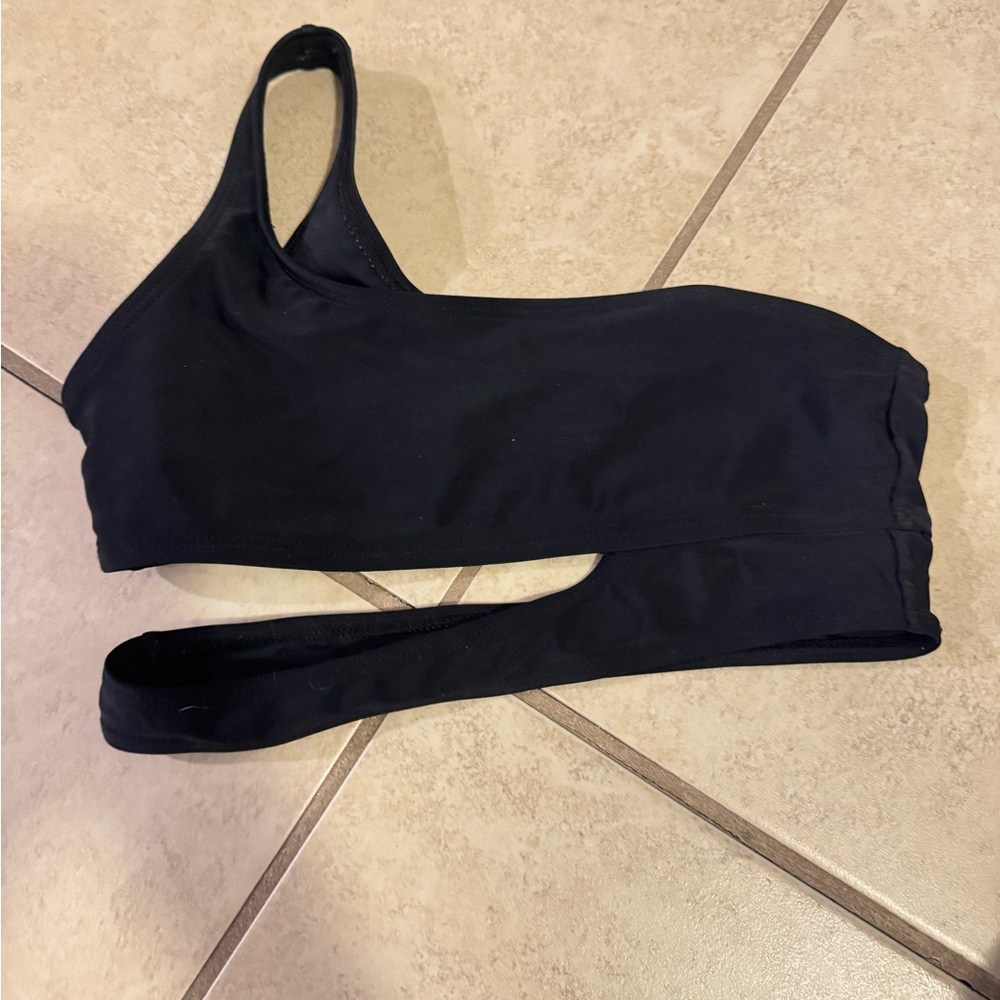 Black One-Shoulder Sports Bra